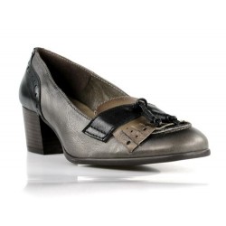 zapatos grises con flecos . 15034